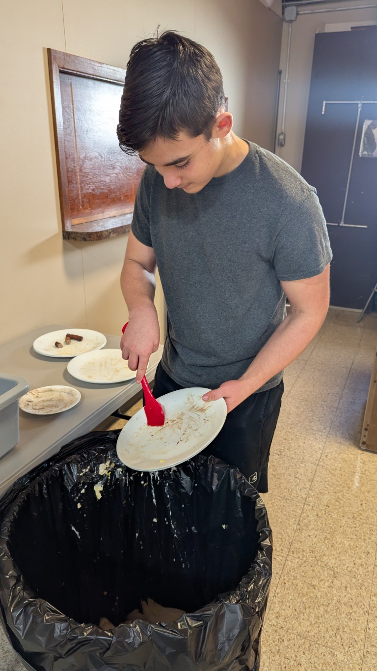 Cleaning dishes